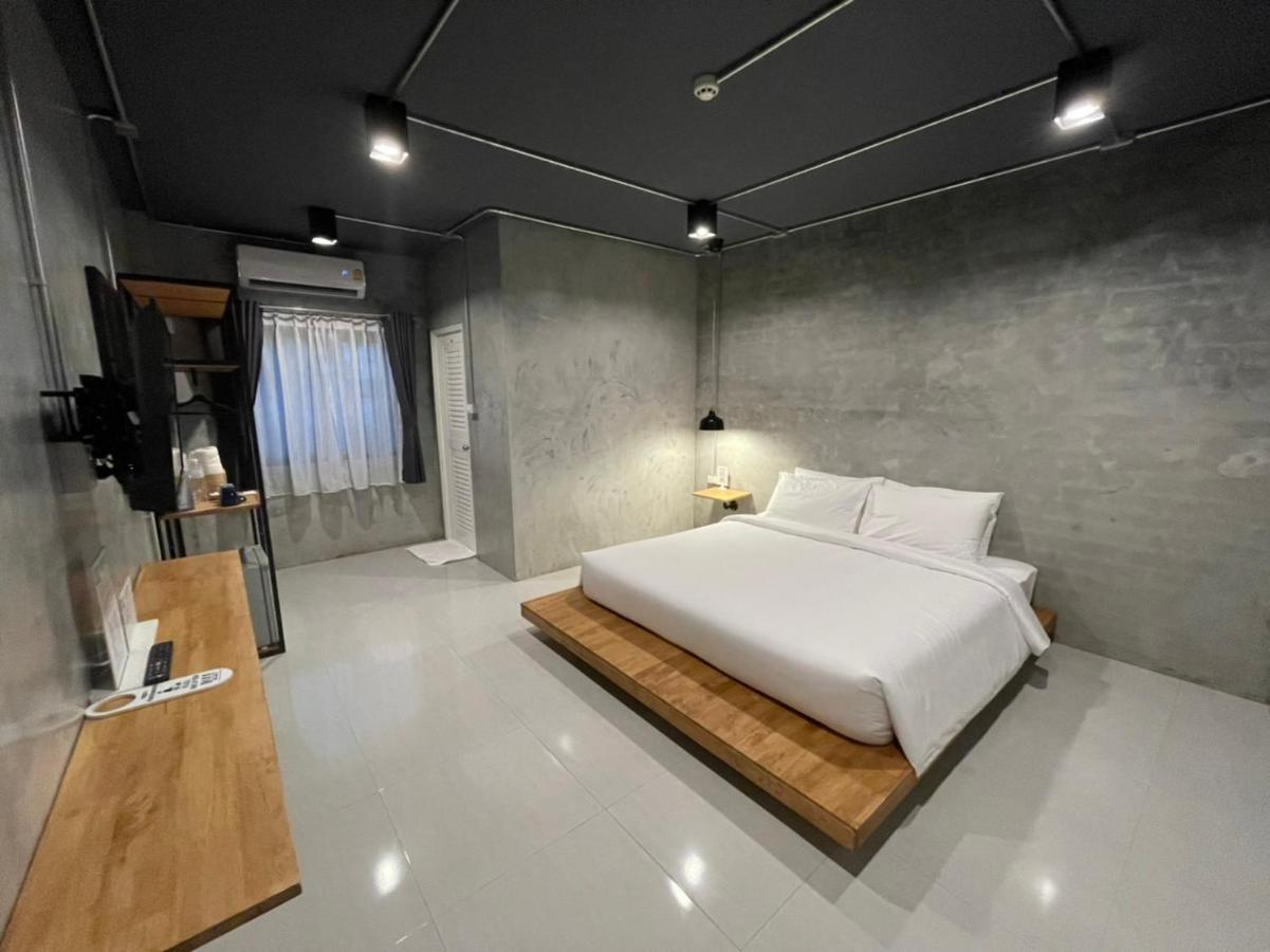 Loft Space Hotel Ranong Exterior photo